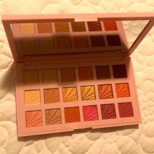 Beauty concepts eyeshadow palette
